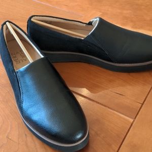 Naturalizer comfy black flats, 8M